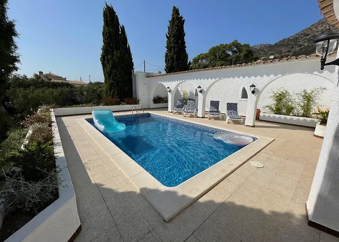Ref Es78 80 Villa