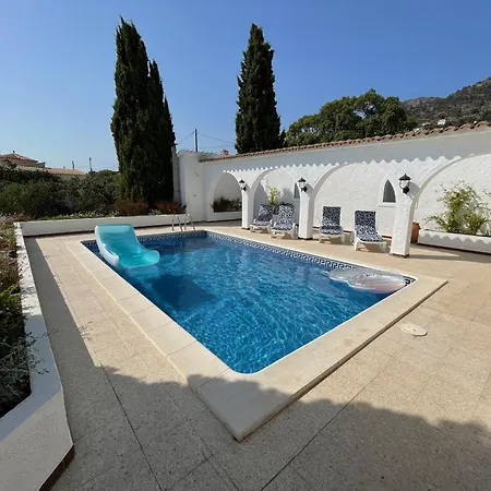 Ref Es78 80 Villa